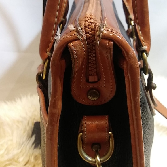 DOONEY & BOURKE VINTAGE CROSSBODY PURSE ONLY - Picture 6 of 17